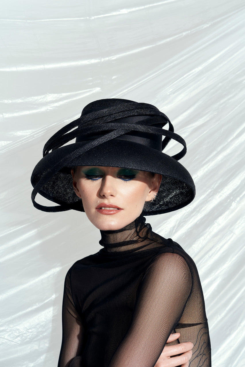 ECLIPSE Audrey brim hat – Filipa Cardoso Millinery display picture 1